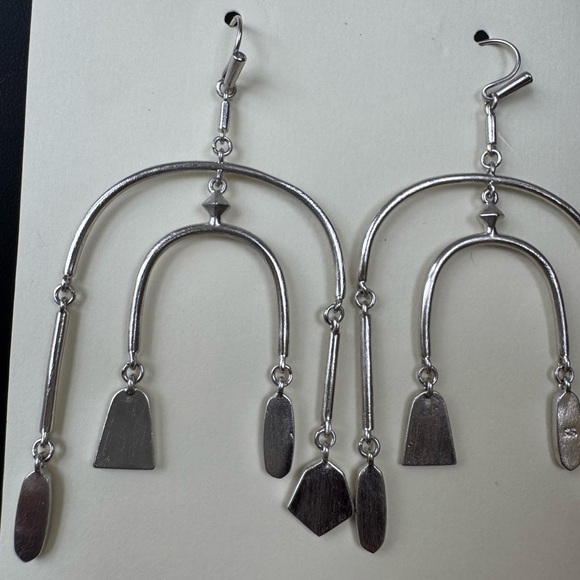 Kendra Scott Nalani Silver Chandelier Earrings - Picture 4 of 4